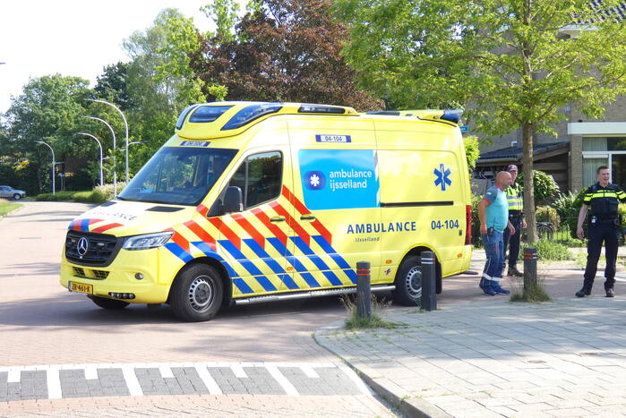 Fietsers botsen op kruising