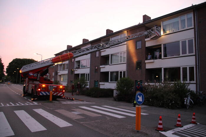Bewoners buitengesloten, brandweer schiet te hulp