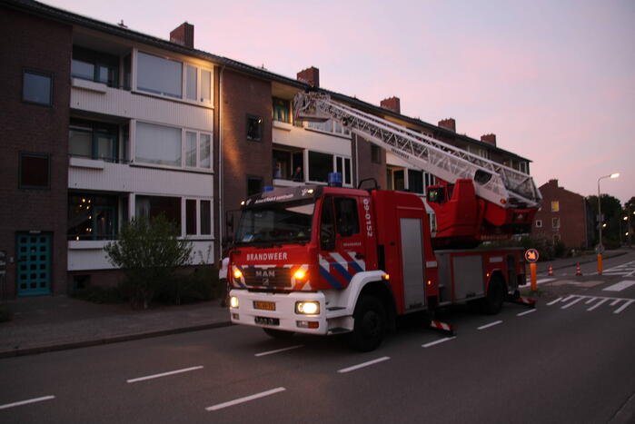 Bewoners buitengesloten, brandweer schiet te hulp