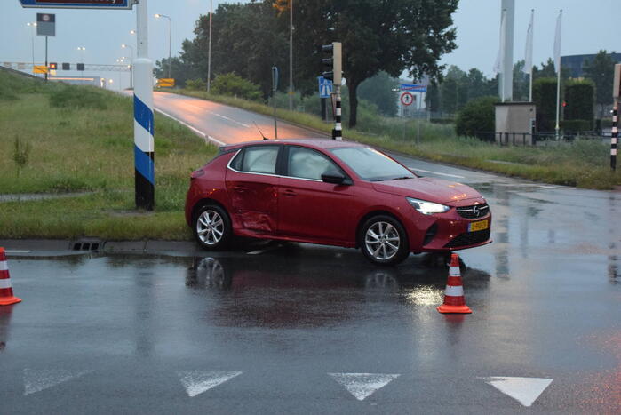 Schade na ongeval op kruising
