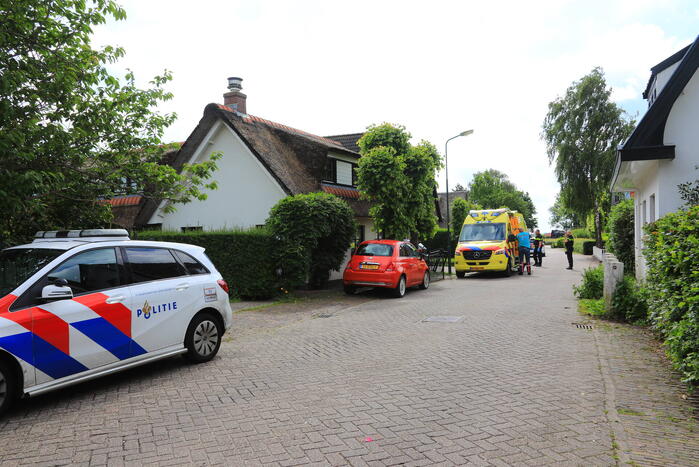 Man zwaargewond geraakt in woning