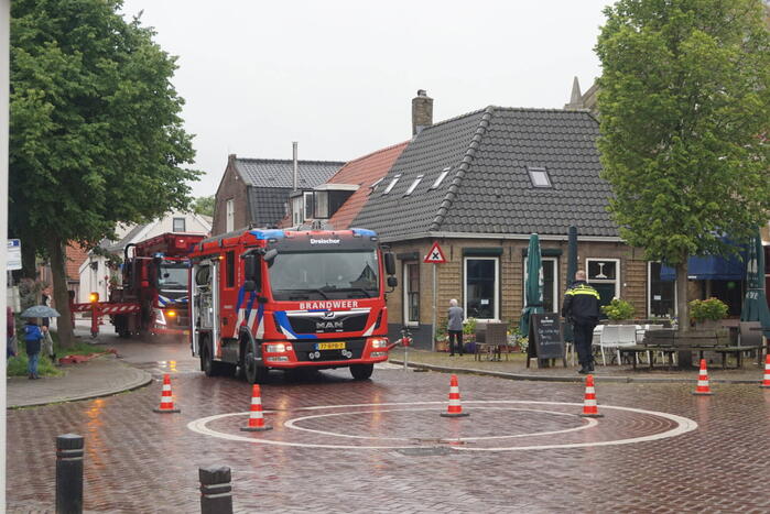 Brand in schoorsteen van woning