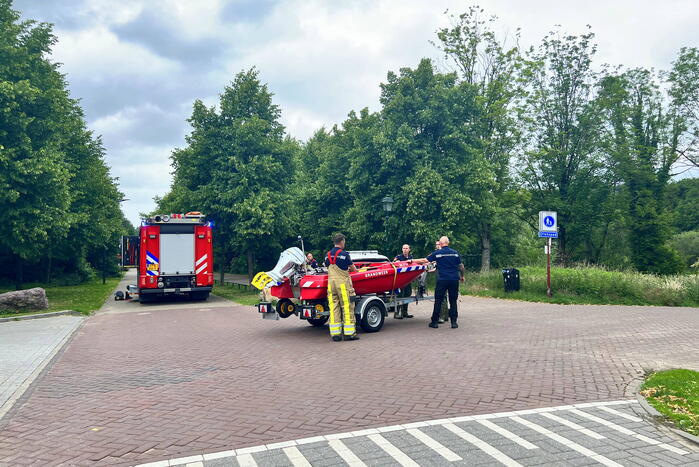 Zoekactie naar persoon in water bij Kasteel Erenstein