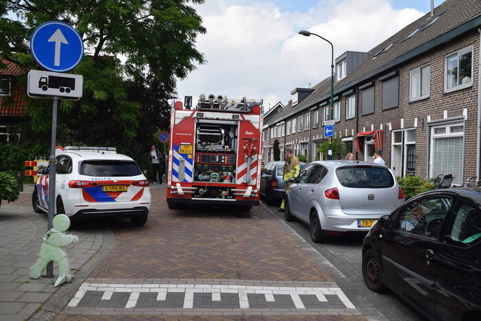 Bewoner blust brand in keuken