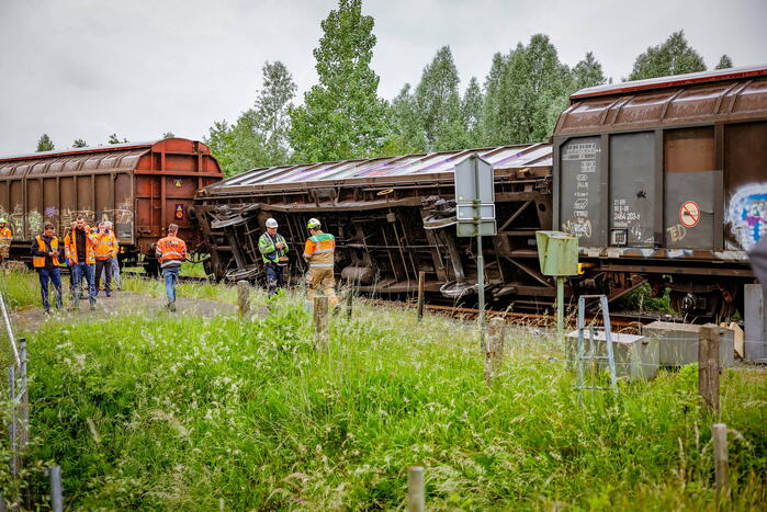 Wagon Ponlijn gekanteld