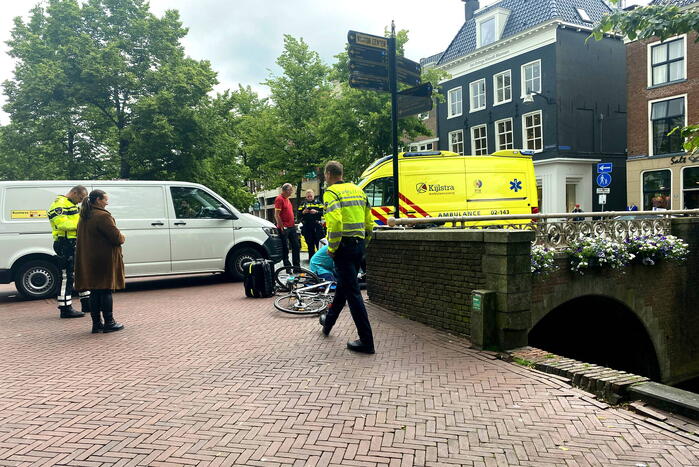 Fietser loopt botbreuken op bij aanrijding