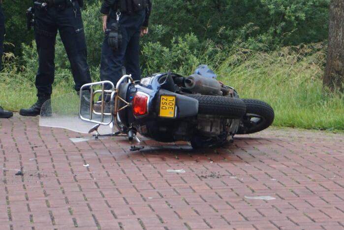 Scooterrijder gewond bij botsing met auto