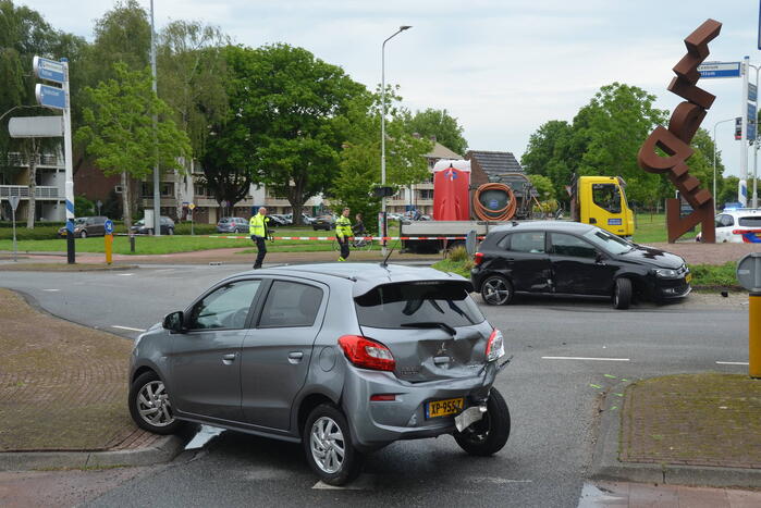 Drie voertuigen betrokken bij botsing