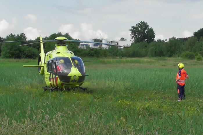 Traumahelikopter landt voor incident in woning
