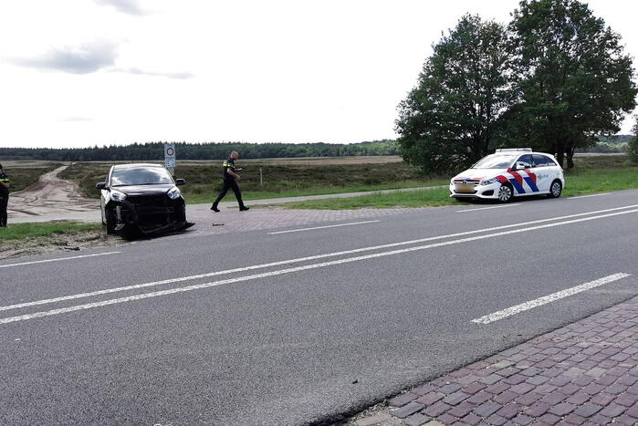 Schade bij aanrijding tussen twee auto's