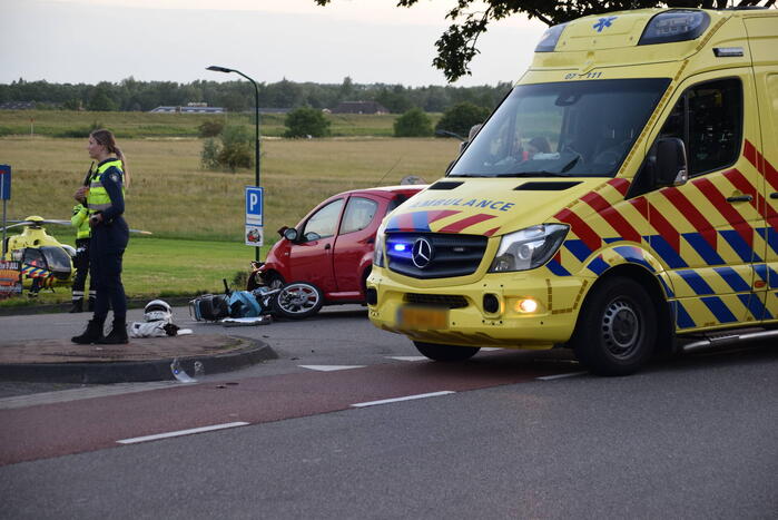 Bestuurder motorfiets zwaargewond bij botsing met auto