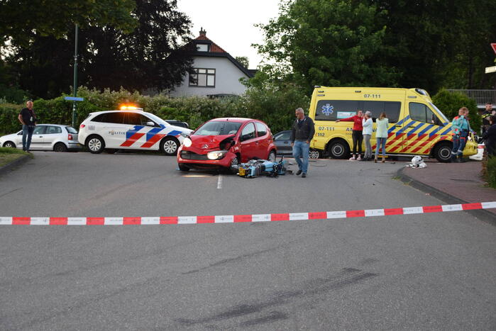 Bestuurder motorfiets zwaargewond bij botsing met auto