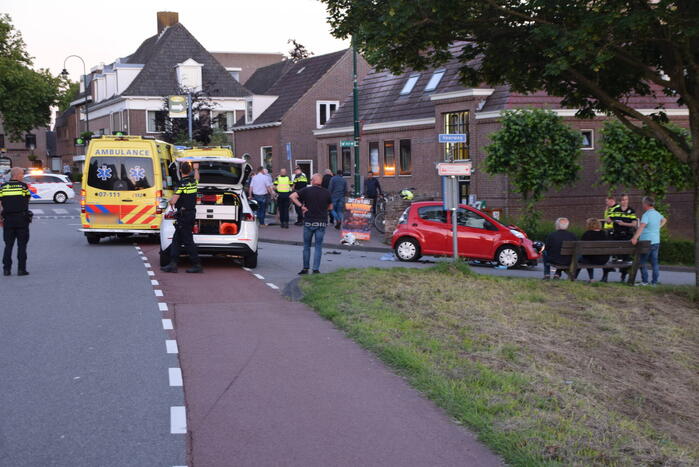 Bestuurder motorfiets zwaargewond bij botsing met auto
