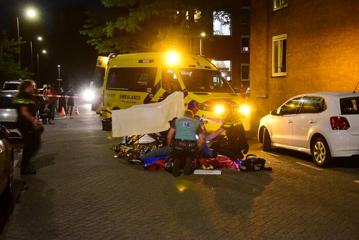 Man gewond bij aanrijding Auto rijdt door