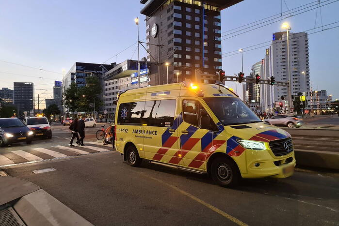 Motorrijder veroorzaakt ongeluk en rijdt ervandoor