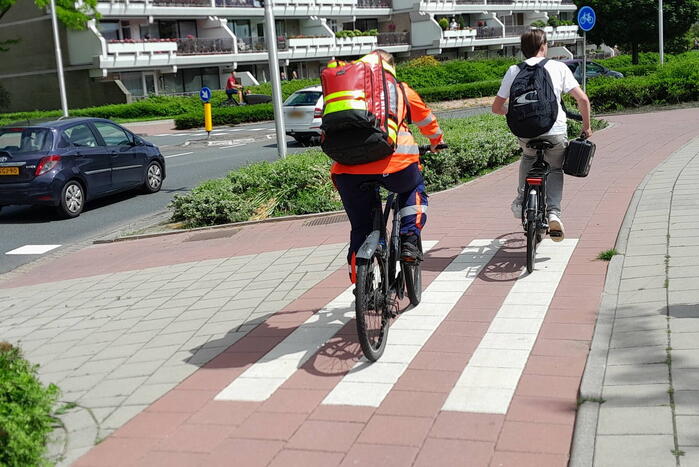 Motorrijder slaat over de kop