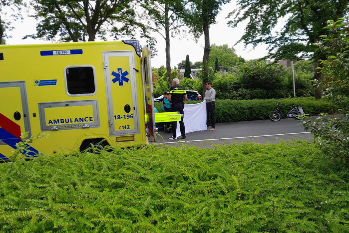 Motorrijder slaat over de kop