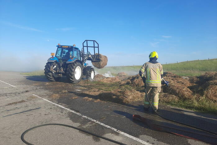 Meerdere hooibalen in brand