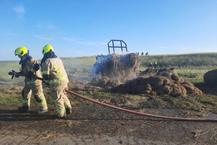 Meerdere hooibalen in brand