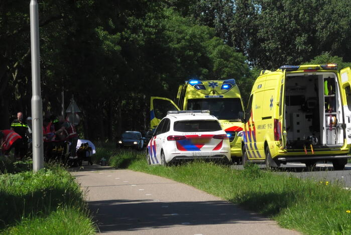 Motorrijder en fietser gewond bij aanrijding