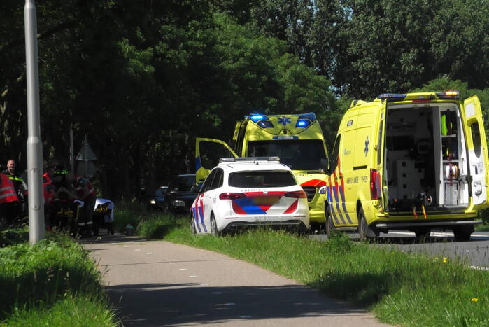 Motorrijder en fietser gewond bij aanrijding