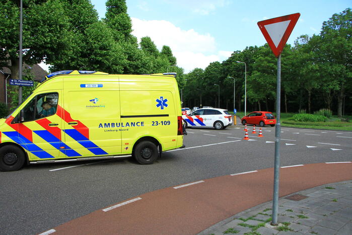Bestuurder rijdt door na aanrijding met fietsster