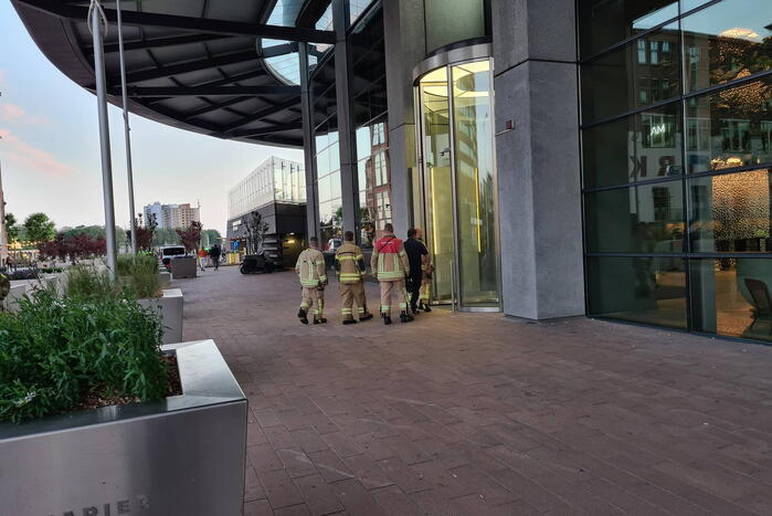 Garage World Port Center onder water door sprinkler