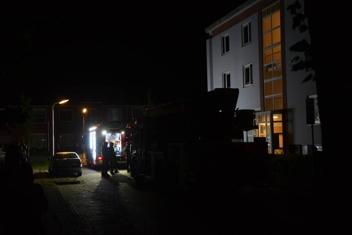 Flatwoningen ontruimd vanwege brand