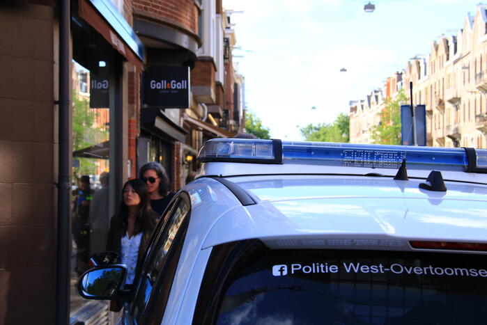 Geld buit gemaakt na overval op winkel