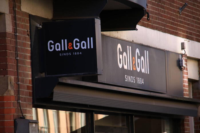 Geld buit gemaakt na overval op winkel