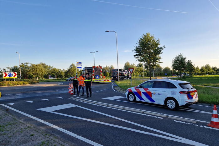 Meerdere wegen afgesloten door oliespoor