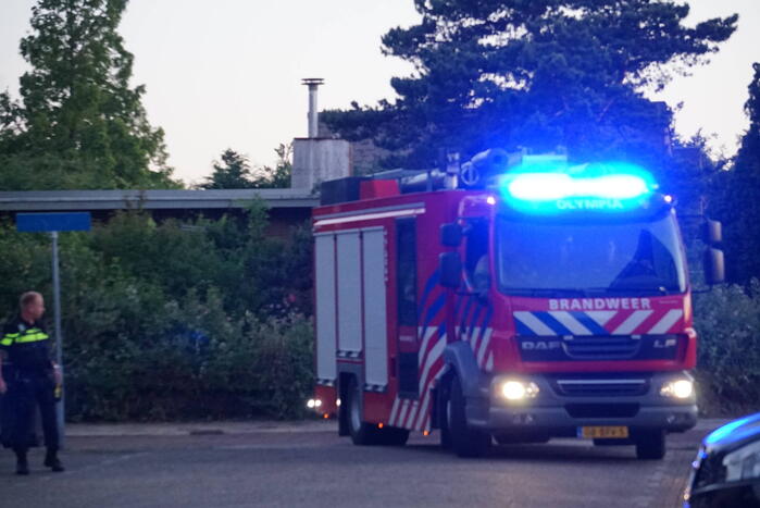 Auto brandt volledig uit