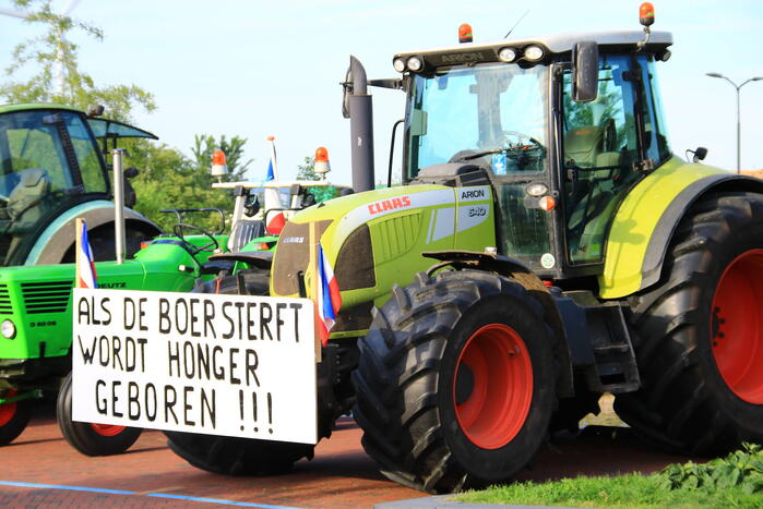 Boeren demonstreren voor stadhuis