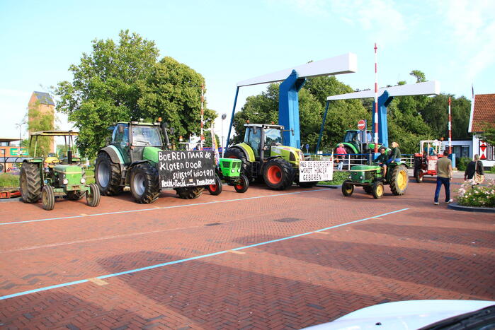 Boeren demonstreren voor stadhuis