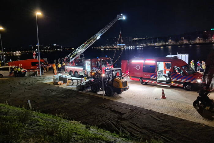 Scooter rijdt maas in, hulpdiensten opzoek naar slachtoffers