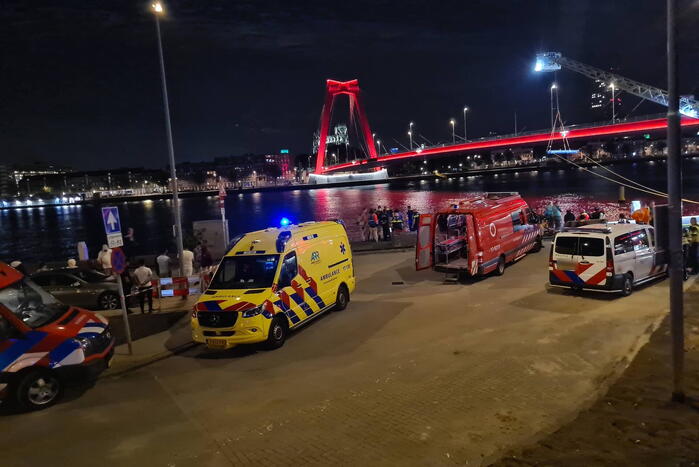 Scooter rijdt maas in, hulpdiensten opzoek naar slachtoffers