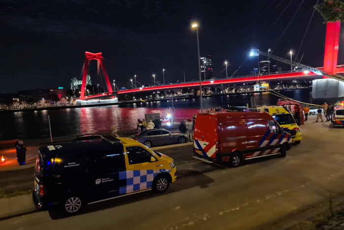 Scooter rijdt maas in, hulpdiensten opzoek naar slachtoffers