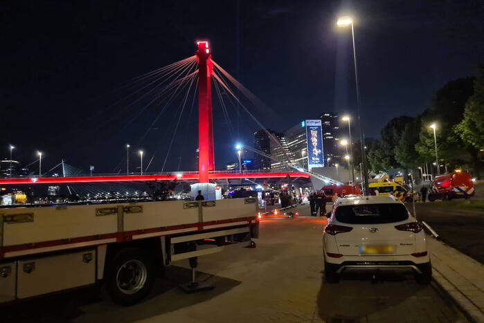 Scooter rijdt maas in, hulpdiensten opzoek naar slachtoffers