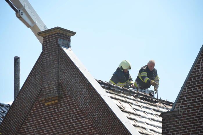 Veel rook bij brand in dak van Meubelcarrousel