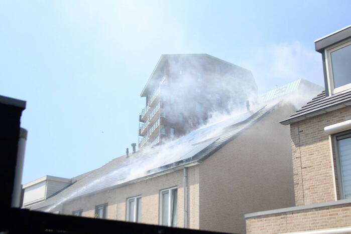 Veel rook bij brand in woning