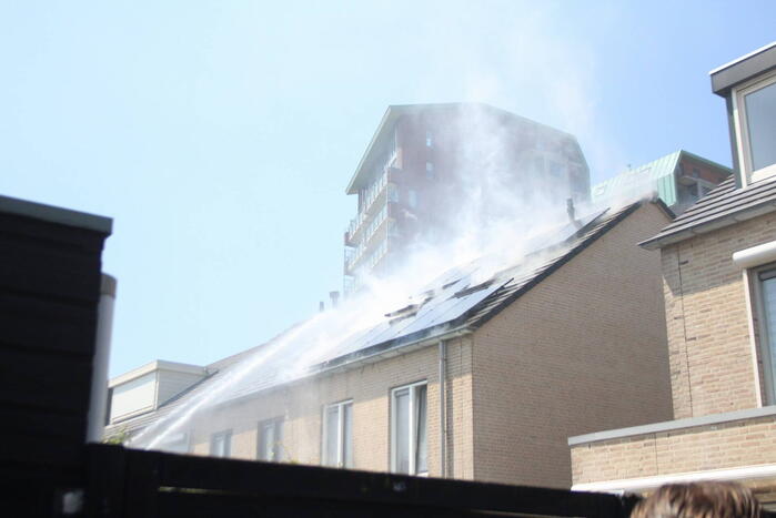 Veel rook bij brand in woning