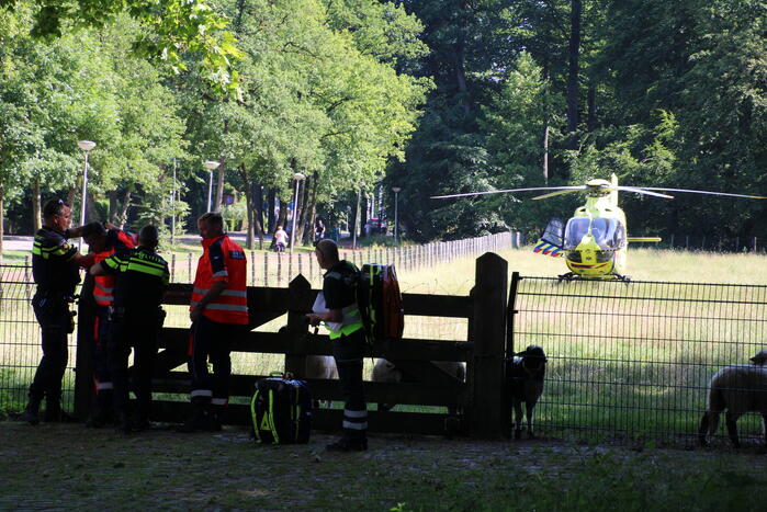 Persoon onder verdachte omstandigheden aangetroffen in bos