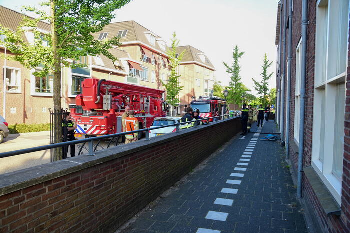 Brand in bloemenwinkel door onkruidverbranding