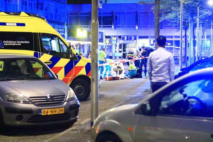 Persoon met steekwond aangetroffen op straat