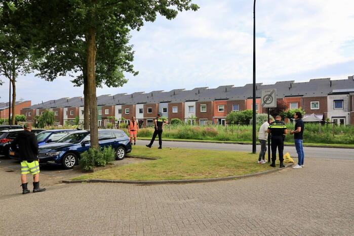 Scooterrijder met huftergedrag komt ten val