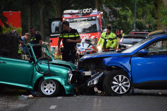 Ernstig gewonde bij aanrijding