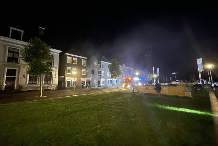 Forse rookontwikkeling bij brand in appartement