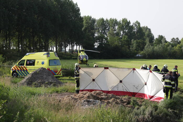 Gewonde nadat auto in sloot belandt