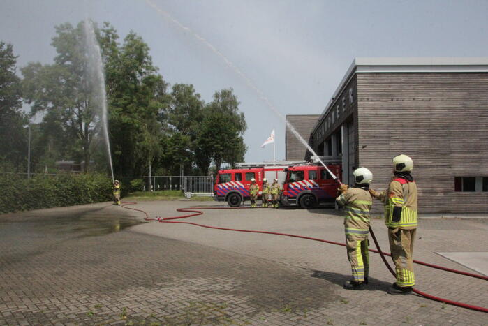 Brandweer herdenkt omgekomen collega's