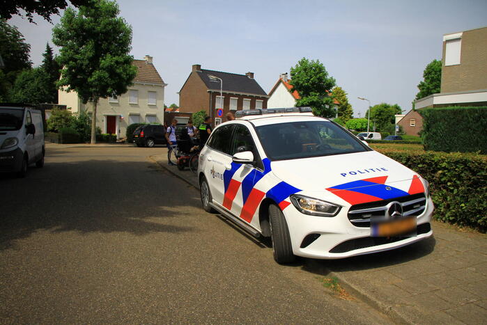 Fietser en bestuurster scootmobiel in botsing